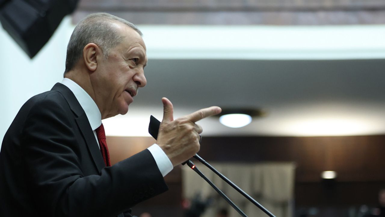 AKP grup toplantısında “İstanbul bizimdir bizim kalacak” sloganları yükseldi