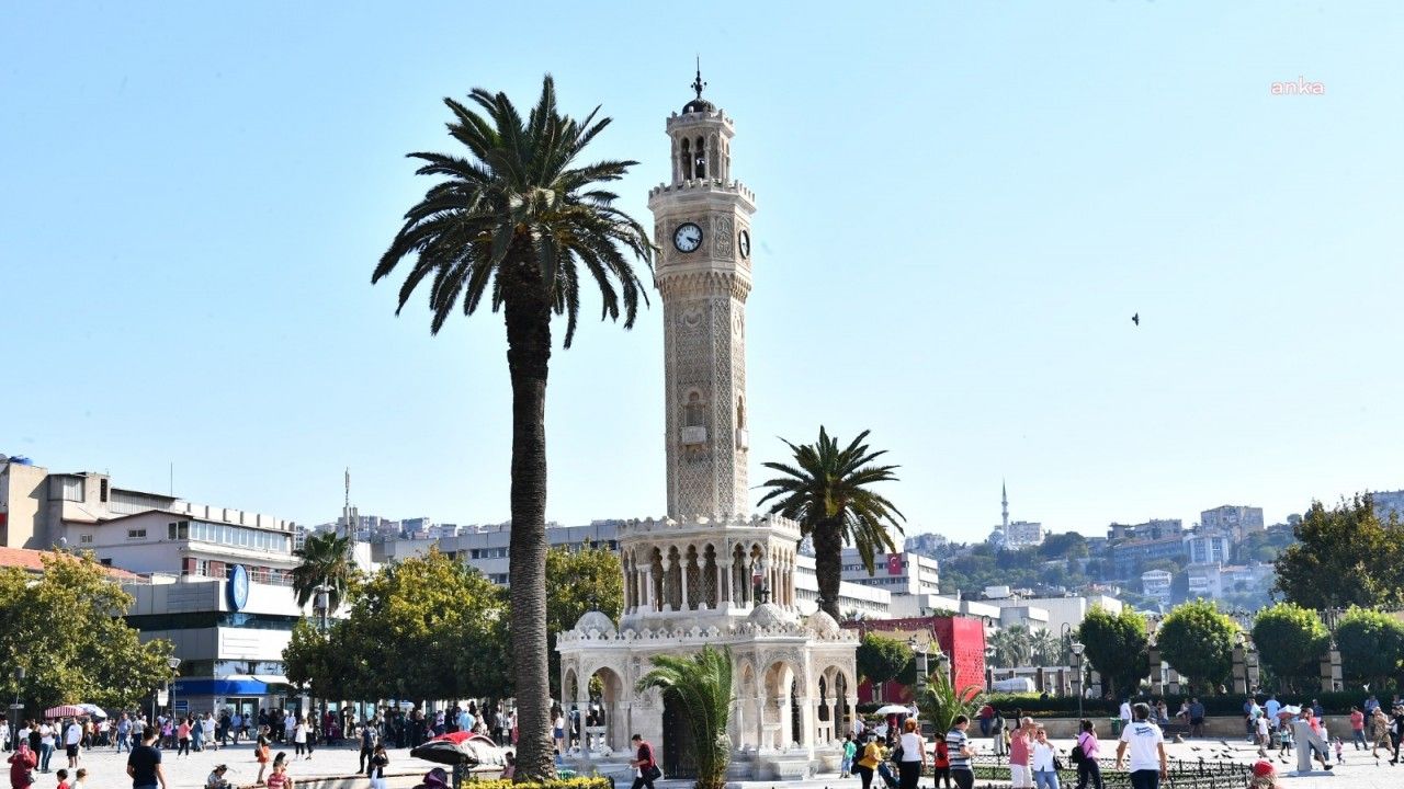 İzmir seyahat edilmesi gereken 10 şehir listesine girdi
