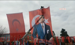 Ordu'da, 23 Nisan töreninde tepkiler üzerine alana sonradan Atatürk’ün posteri asıldı