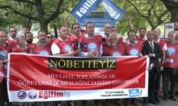 Eğitim-İş'ten TBMM önünde meslek nöbeti... Kadem Özbay: “Bu bir akademi değil, AKP’nin kendi memurunu seçme sistemidir"