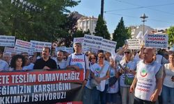 Eskişehir'de emekliler zamlara tepki için yürüdü: "Geçinemiyoruz, sesimize kulak verin"