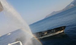 Marmaris'te 96 yolcu bulunan gezi teknesi yandı, 3'ü ağır 17 kişi yaralandı