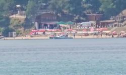 Sinop'ta tekne alabora oldu, vatandaşlar kendi imkanlarıyla kıyıya yüzdü
