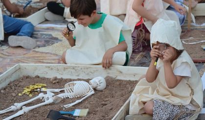 Minik arkeologlar iş başında