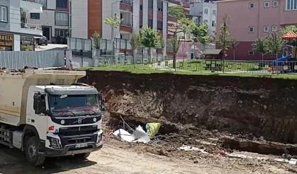 Okulun bahçe duvarı çöktü, facianın eşiğinden dönüldü!