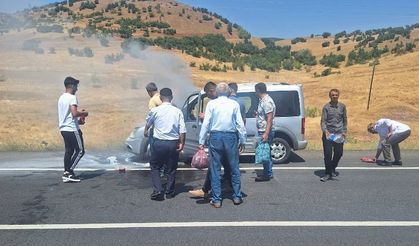Seyir halindeki araç alev almaktan son anda kurtarıldı