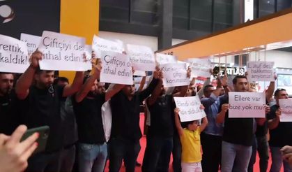 Çiftçiler protokolün önünde mısır fiyatlarını protesto etti