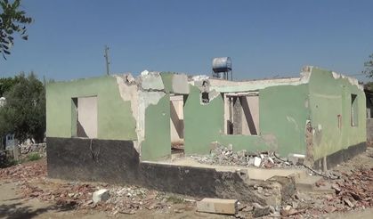 86 Yaşındaki Depremzede: "Elektriğimizi kestiler, direğin ışığıyla yemek yiyoruz"