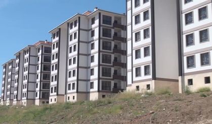 CHP'li Mehmet Tahtasız, Kuruçay TOKİ evlerinde inceleme yaptı