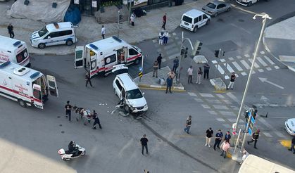 Çorum'da halk otobüsü ile hafif ticari araç çarpıştı: 7 yaralı