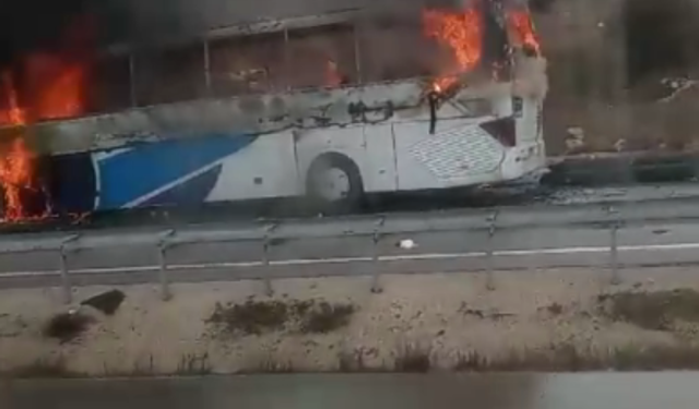 Çorum'da yolcu otobüsü kamyona çarptı, yangın çıktı: 2 ölü, 5 yaralı var