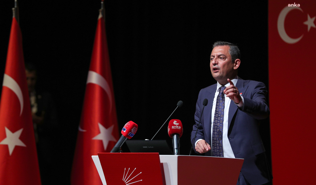 Özgür Özel: “Nüfusun yüzde 65’ine 408 CHP’li belediye başkanı hizmet edecek”