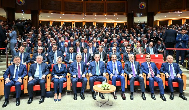 Cumhurbaşkanı Erdoğan: "İstihdam kapısı olarak devlete yüklenilmesi vahim bir hatadır"