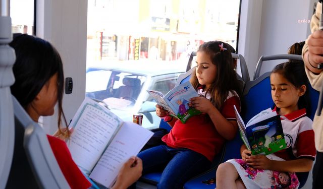Antalya Büyükşehir Belediyesinden çocuklara özel kitap okuma etkinliği