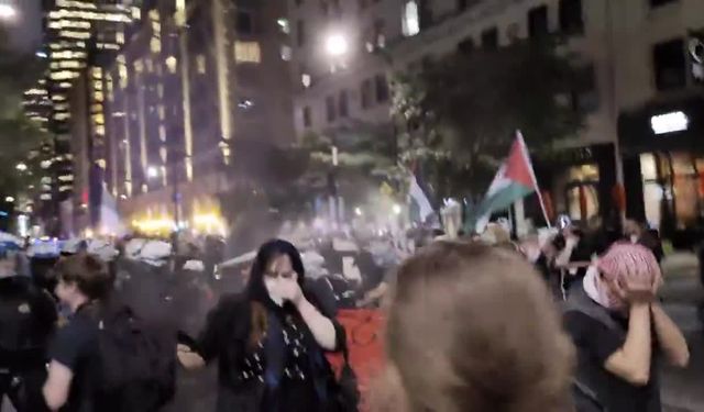 Kanada’da İsrail’i protesto eden öğrencilere polis engeli