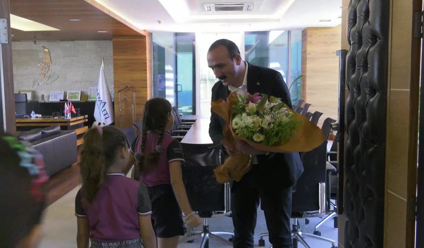 Konyaaltı Belediye Başkanı Kotan'dan çocuklara görev: "Sizler artık belediyenin müfettişlerisiniz"